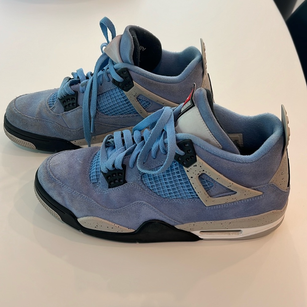Jordan 4 Retro Size 9 - Barely worn - Only will deal through PM! No scammers.